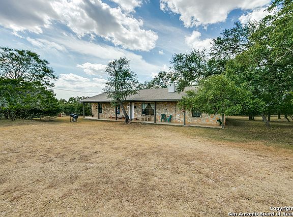 3rd image of 1100 Cypress Park Ln
