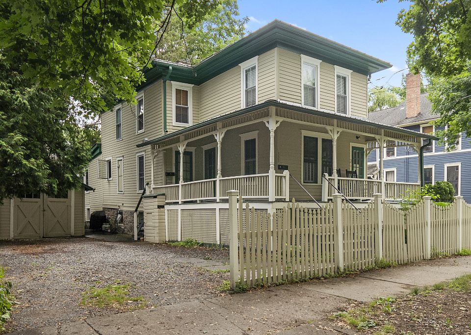 1st image of 333 S Geneva St #1