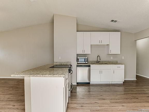 2nd image of 6230 VALLEY QUEEN