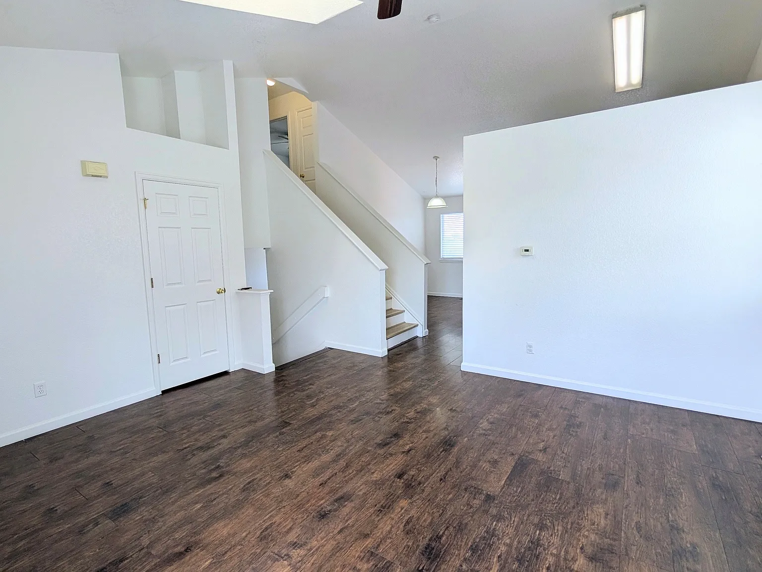 3 bed, 3.5 bath, 2165 sqft, $3,200 — Photo 4