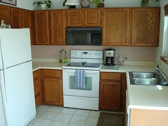 Kitchen, Tile Floors
