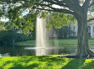 12148 Saint Andrews Pl APT 304, Hollywood, FL 33025