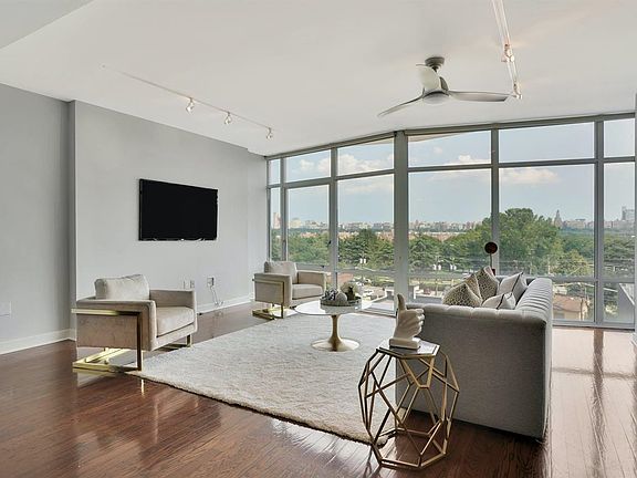 4th image of 100 Thompson Ln APT 4D