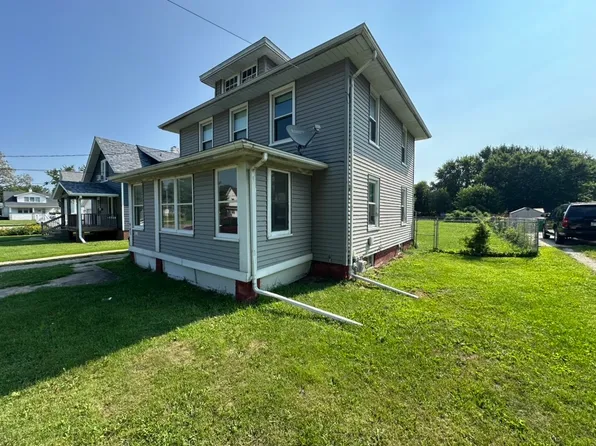 945 S Chambers St, Galesburg, IL 61401