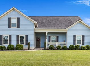 1137 Leaf Ln, Ashland City, TN 37015