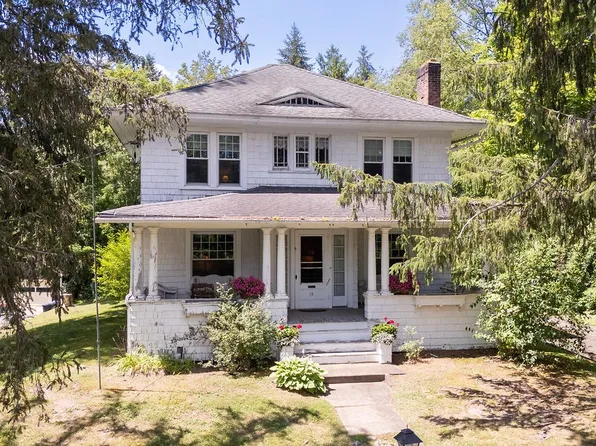 15 Lake St, Stamford, NY 12167