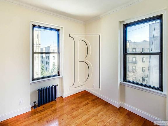 3rd image of 2137 33rd St APT 05H