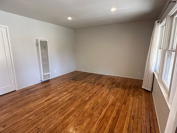 2nd image of 2627 N Thorne Ave #2627
