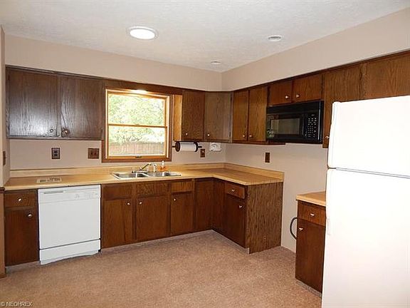 4th image of 3456 Woodstock Ln