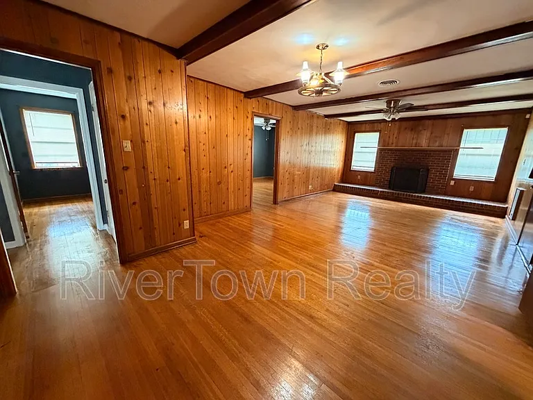 1517 Baxter Ave — Photo 7