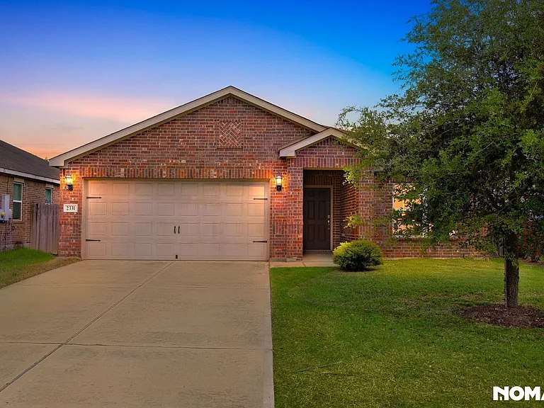 2331 Golden Brandy Ln — Photo 1