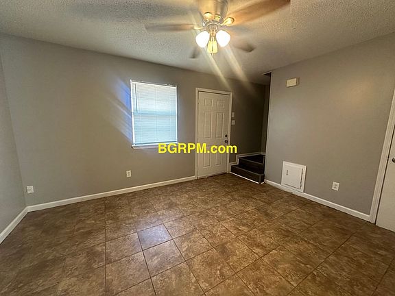 4th image of 1099 W Elm St Unit G