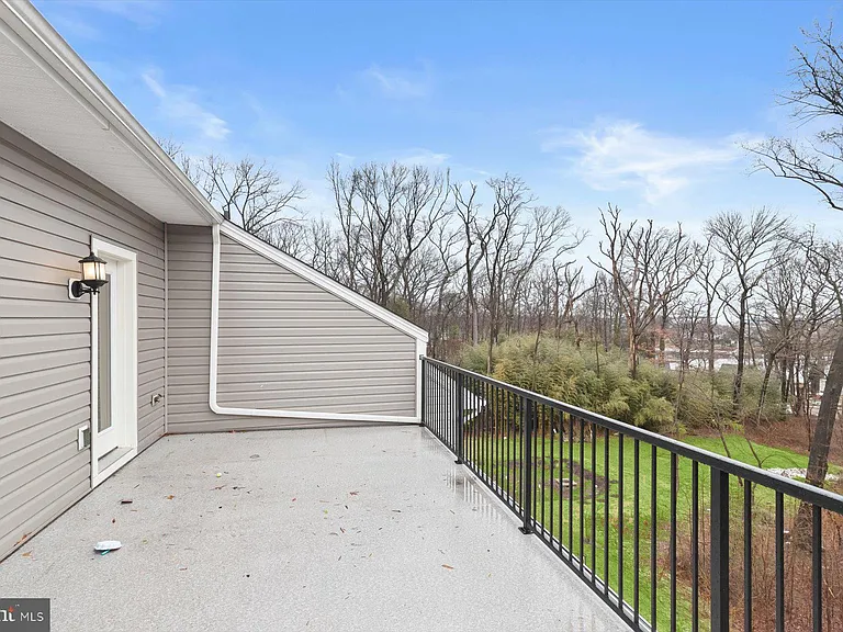 304 Sweetbay Rd — Photo 46