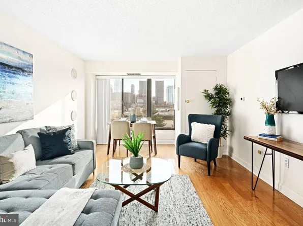 2001 Hamilton St APT 618, Philadelphia, PA 19130