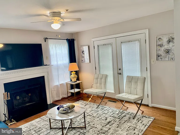 2104 Sayan Ct — Photo 12