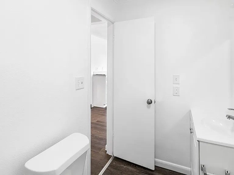 1016 Edith Ave — Photo 13