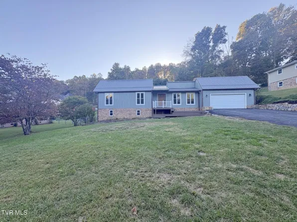 1342 Cresswood Dr, Richlands, VA 24641