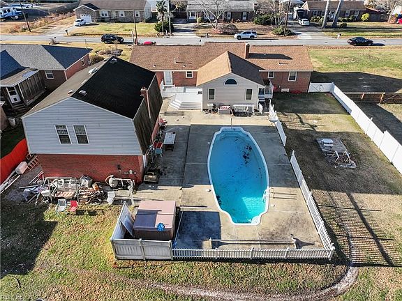 5th image of 2521 Drum Creek Rd