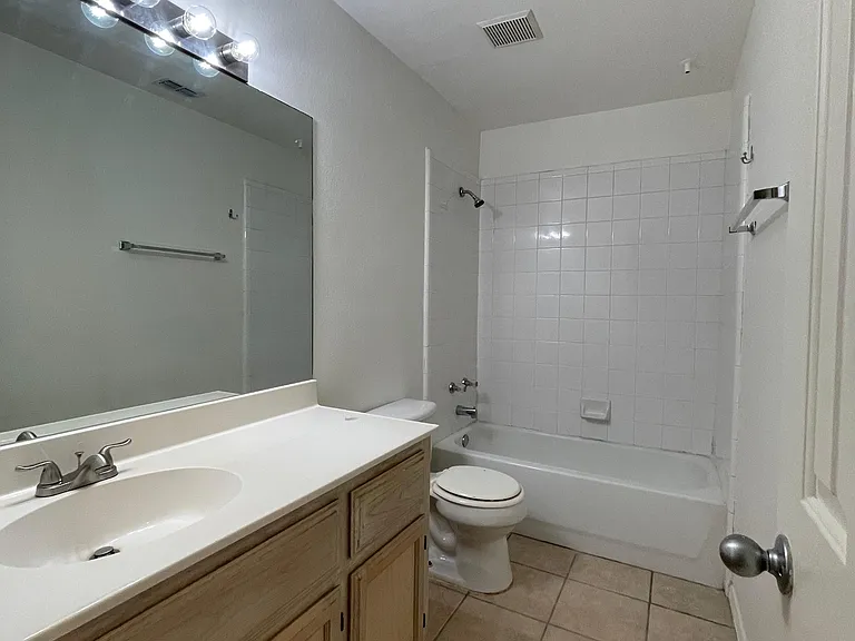 408 E Ulex Ave #4 — Photo 7