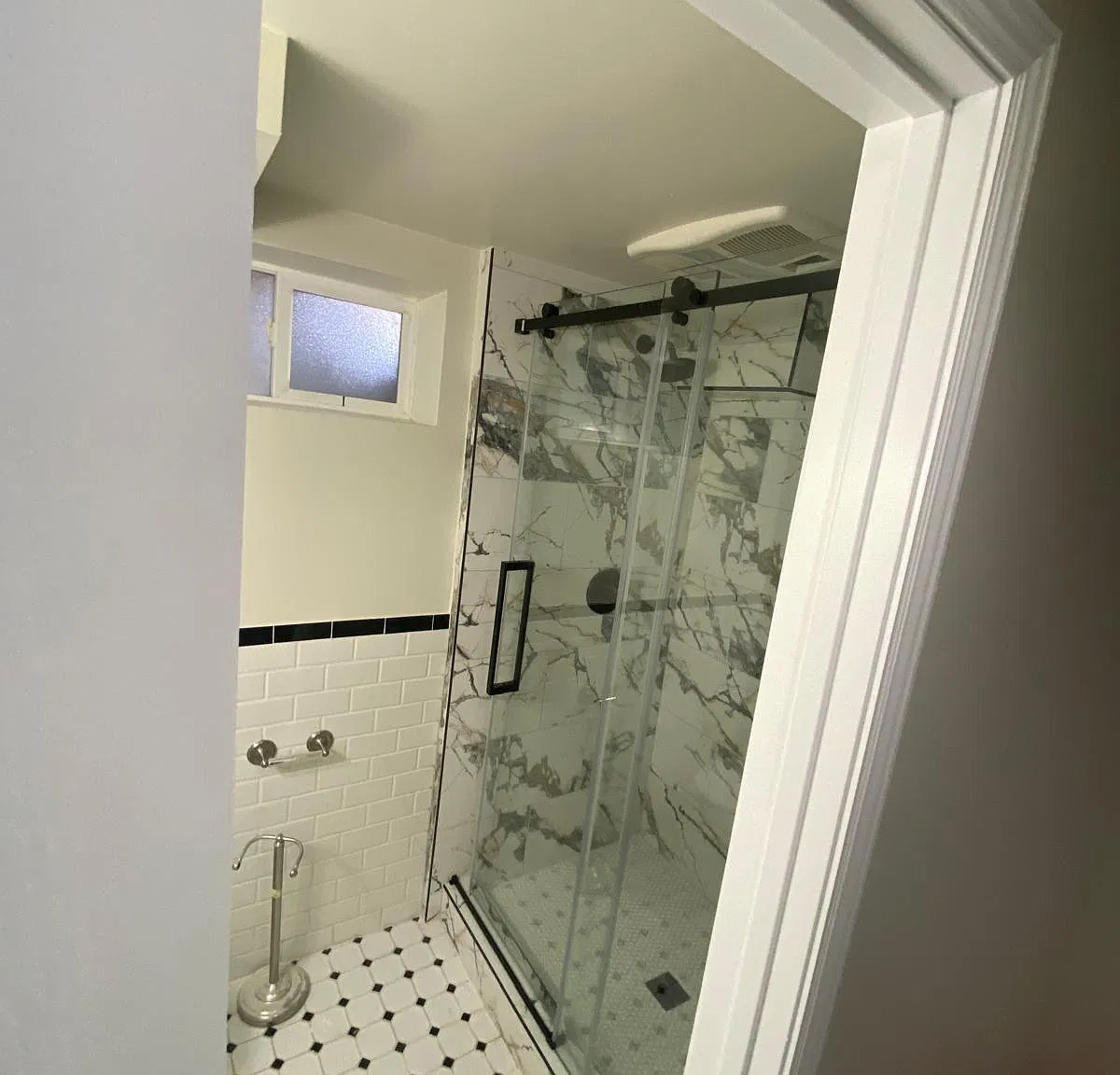 5 bed, 110 sqft, $899 — Photo 4
