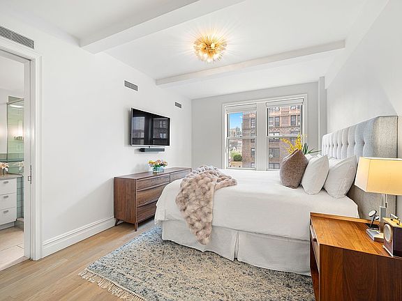 4th image of 41 W 72nd St #12AB