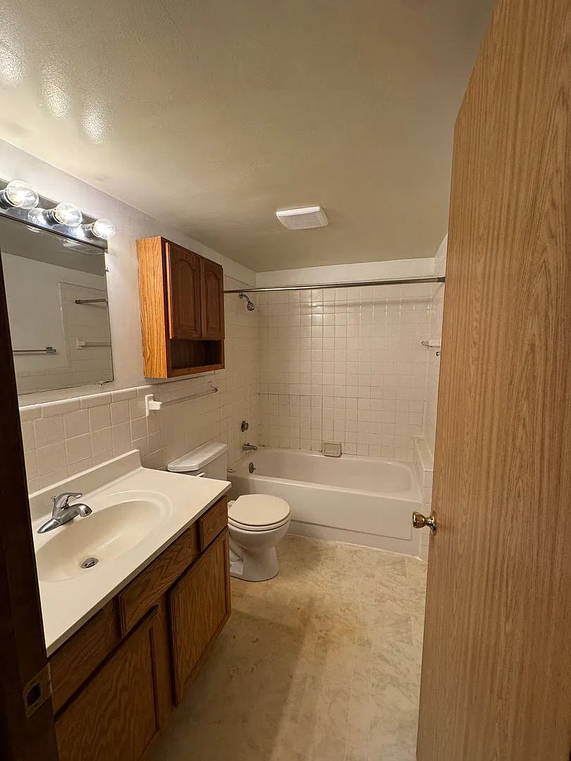 1327 Madison - 12 plex — Photo 4