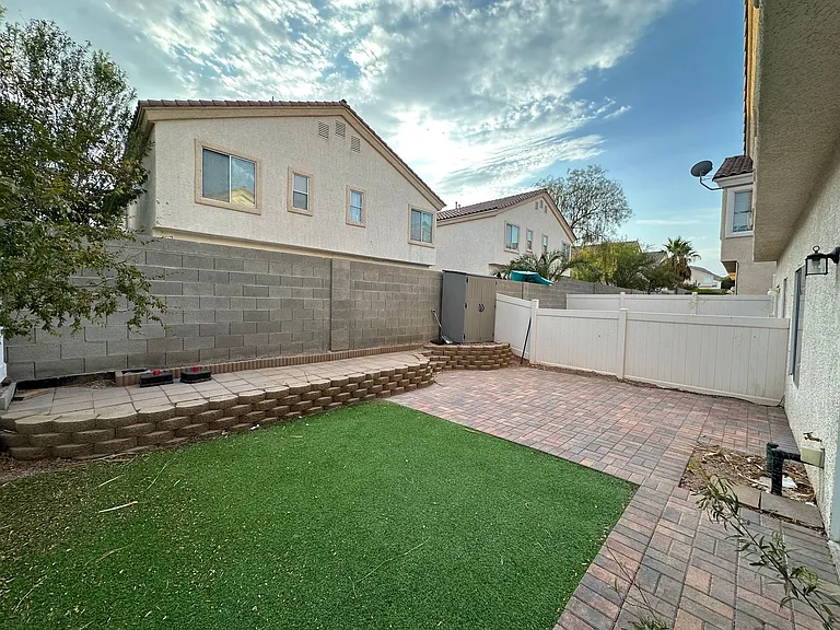 2562 Land Rush Dr — Photo 5