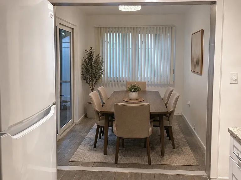 Simmons Dr — Photo 5
