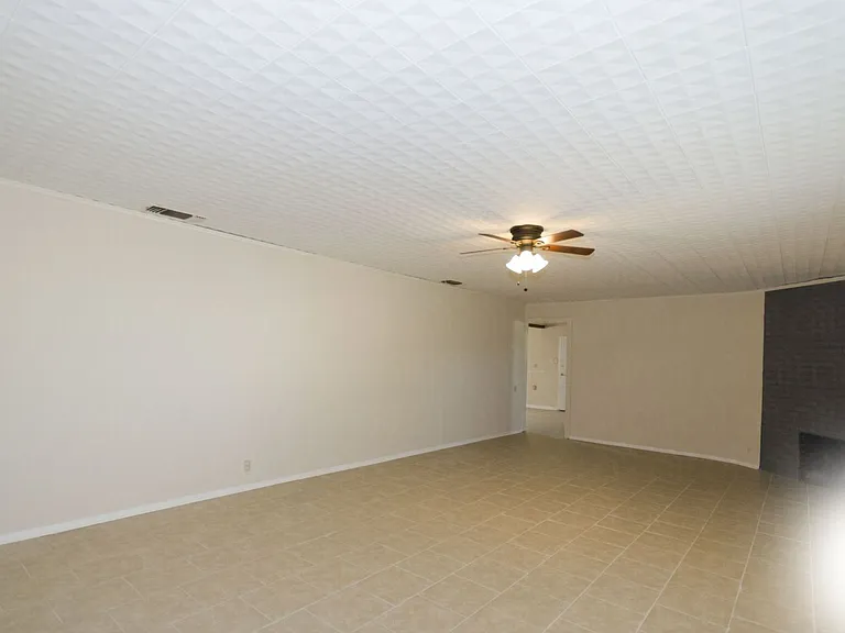 4422 Bowie St — Photo 6