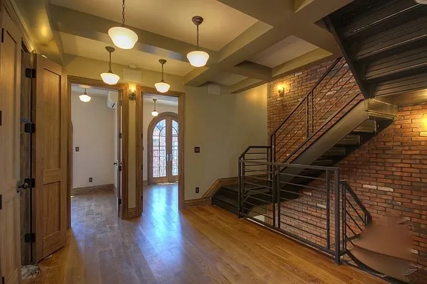 Rented by Hagstrom Management Inc | media 12