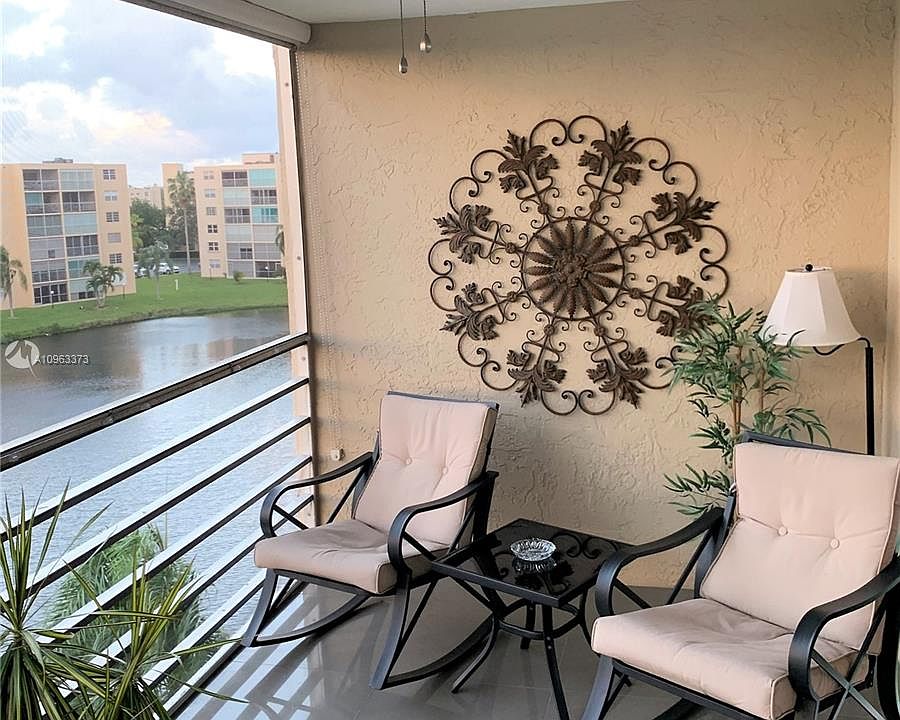 1st image of 301 SE 3rd St APT 501
