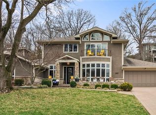 580 Lakeshore Dr W, Shawnee, KS 66217