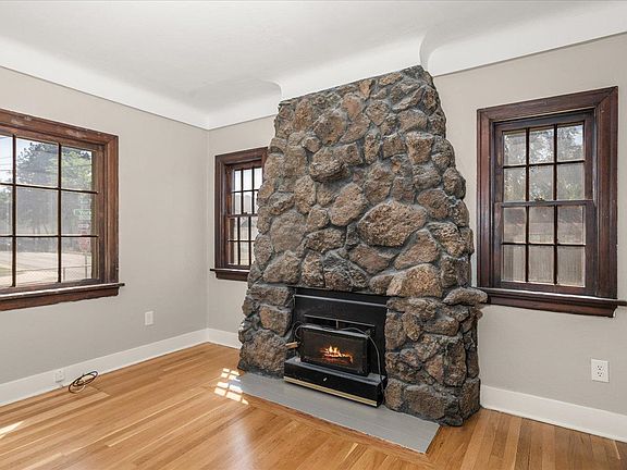 5th image of 1528 W York Ave
