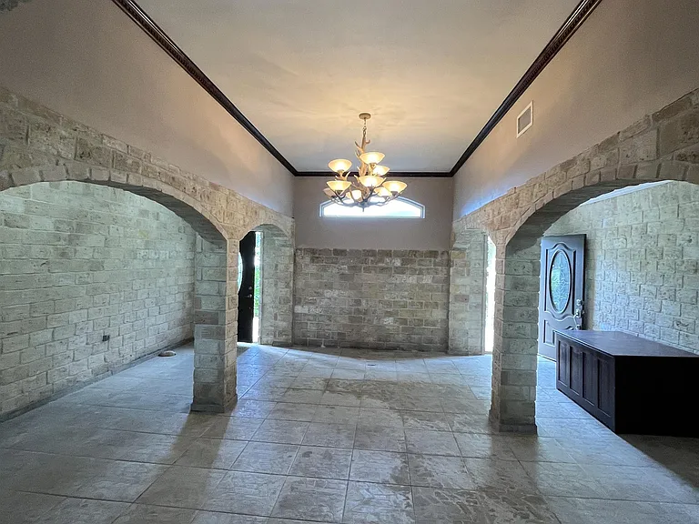 310 S Val Verde Rd — Photo 17