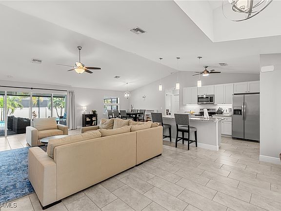 5th image of 2211 SW 25th Terrace Cpe