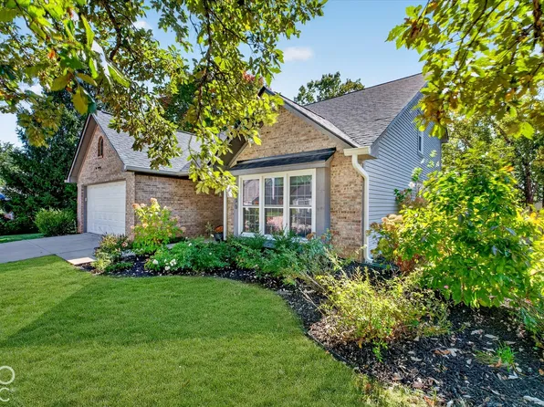 7599 Meadow Ridge Dr, Fishers, IN 46038