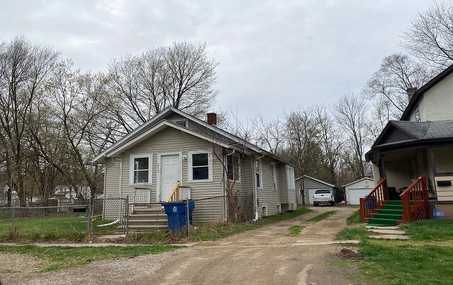 2nd image of 813 Fenimore Ave