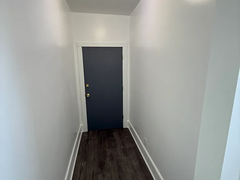 459 E State St #B — Photo 9