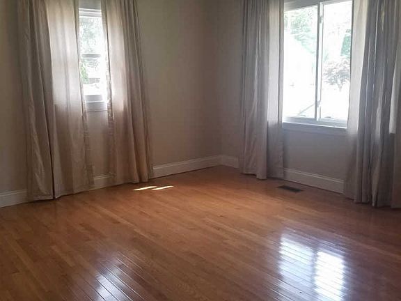 5th image of 1819 Monroe Ave