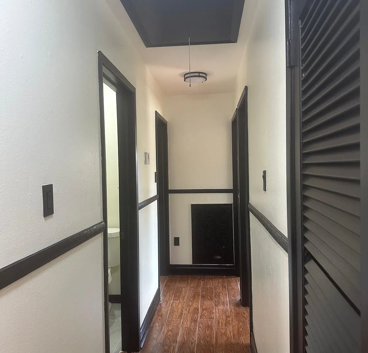 3 bed, 1050 sqft, $1,900 — Photo 3