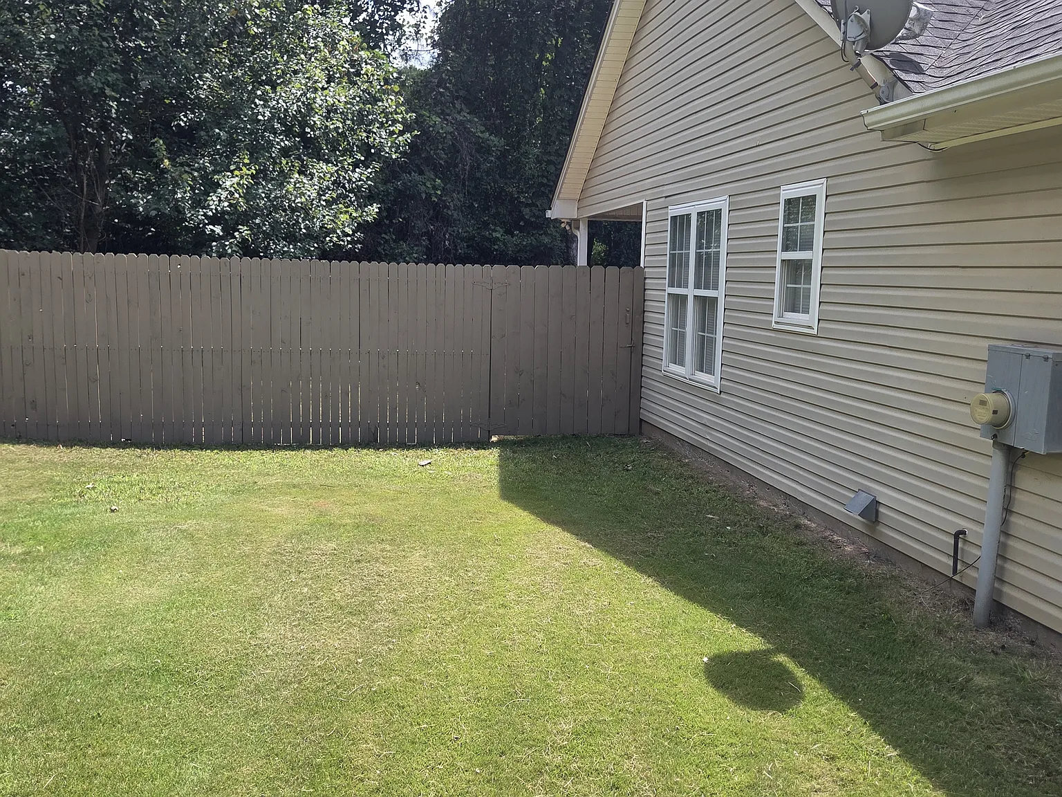 3 bed, 1435 sqft, $2,000 — Photo 2