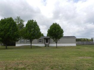 136 Cooper Rd, Richlands, NC 28574