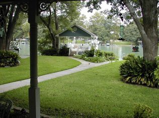 288 Lake Ridge Dr, Seguin, TX 78155