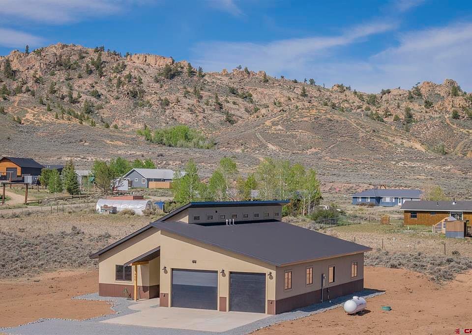 1st image of 400 Columbine Road