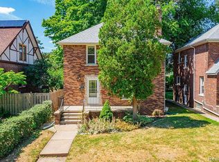 3324 Riverside Dr, Trenton, MI 48183