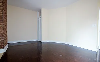 Rented by CITY SKYLINE REALTY INC