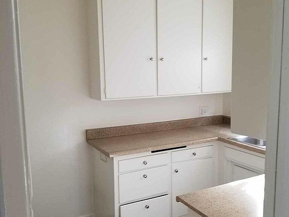 4th image of 4040 Coco Ave APT 17