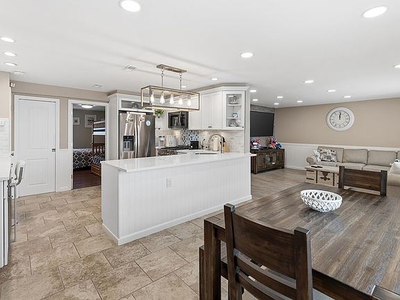5th image of 406-10 E Monterey Ave #210 & 211