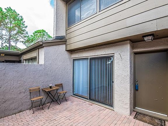 2nd image of 654 Woodridge Dr