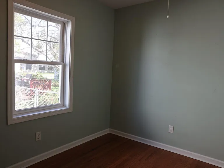 23448 Hoover Ave — Photo 2